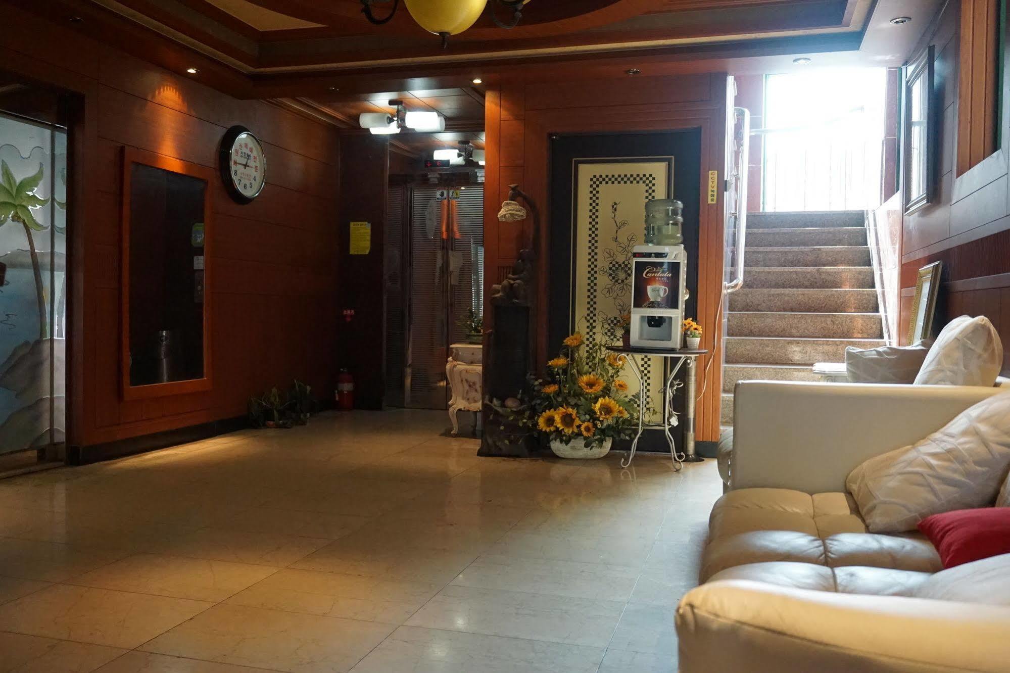 Picasso Motel Haeundae 釜山広域市 エクステリア 写真